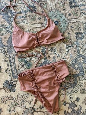 LA Hearts Lace-Up High Waisted Bikini Set in Mauve Pink